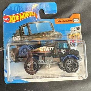2020 Hot wheels #33 HW Metro Mercedes-Benz Unimog 1300 Treasure
